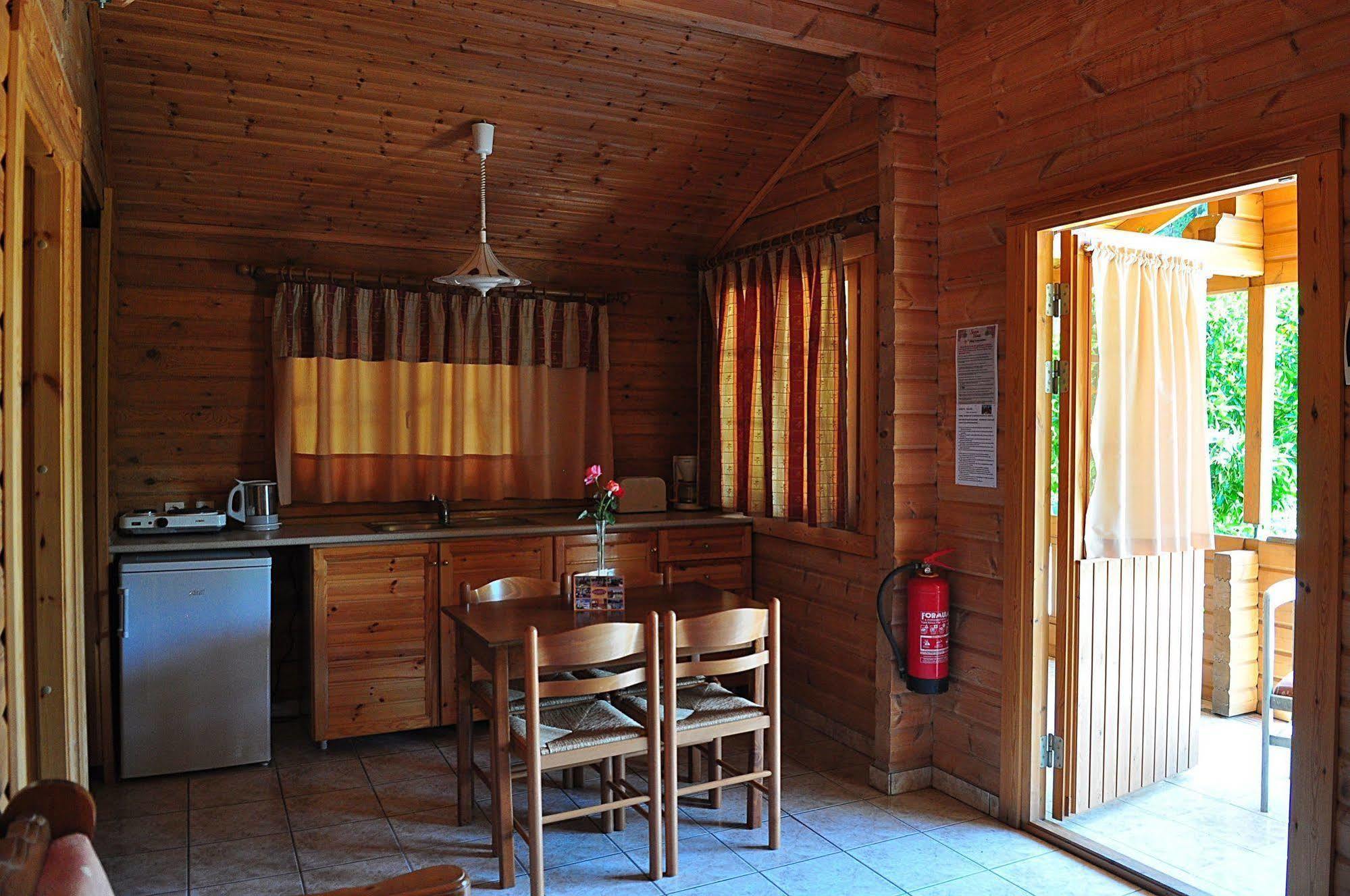 Sandy'S Studios Apartments & Log-Villas Kos Exteriör bild